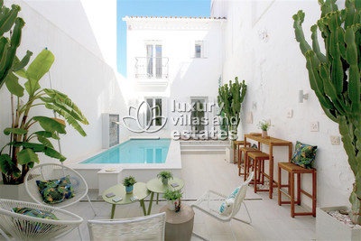 Townhouse for holiday rental in Estepona