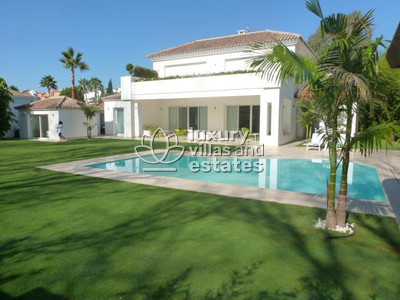 Villa for rent in Guadalmina Baja