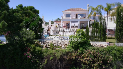 Villa for holiday rental in New Golden Mile